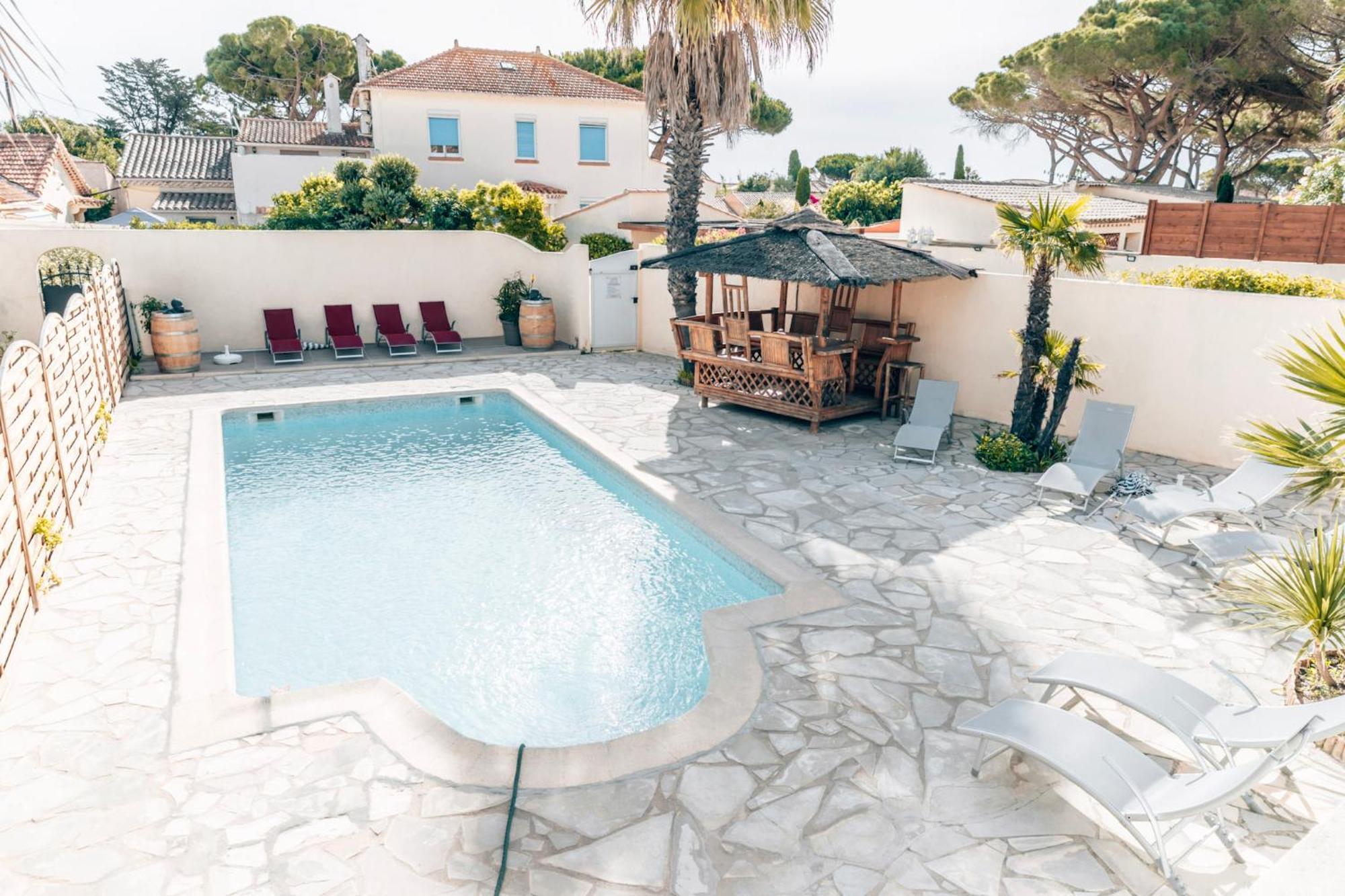 Reve D'Azur En Bord De Mer A La Nartelle Avec Piscine Dans La Residence, Terrasse, Bbq, 2 Chambres 2 Sdb Logement De 35M2 Draps Inclus Sainte-Maxime Exterior photo