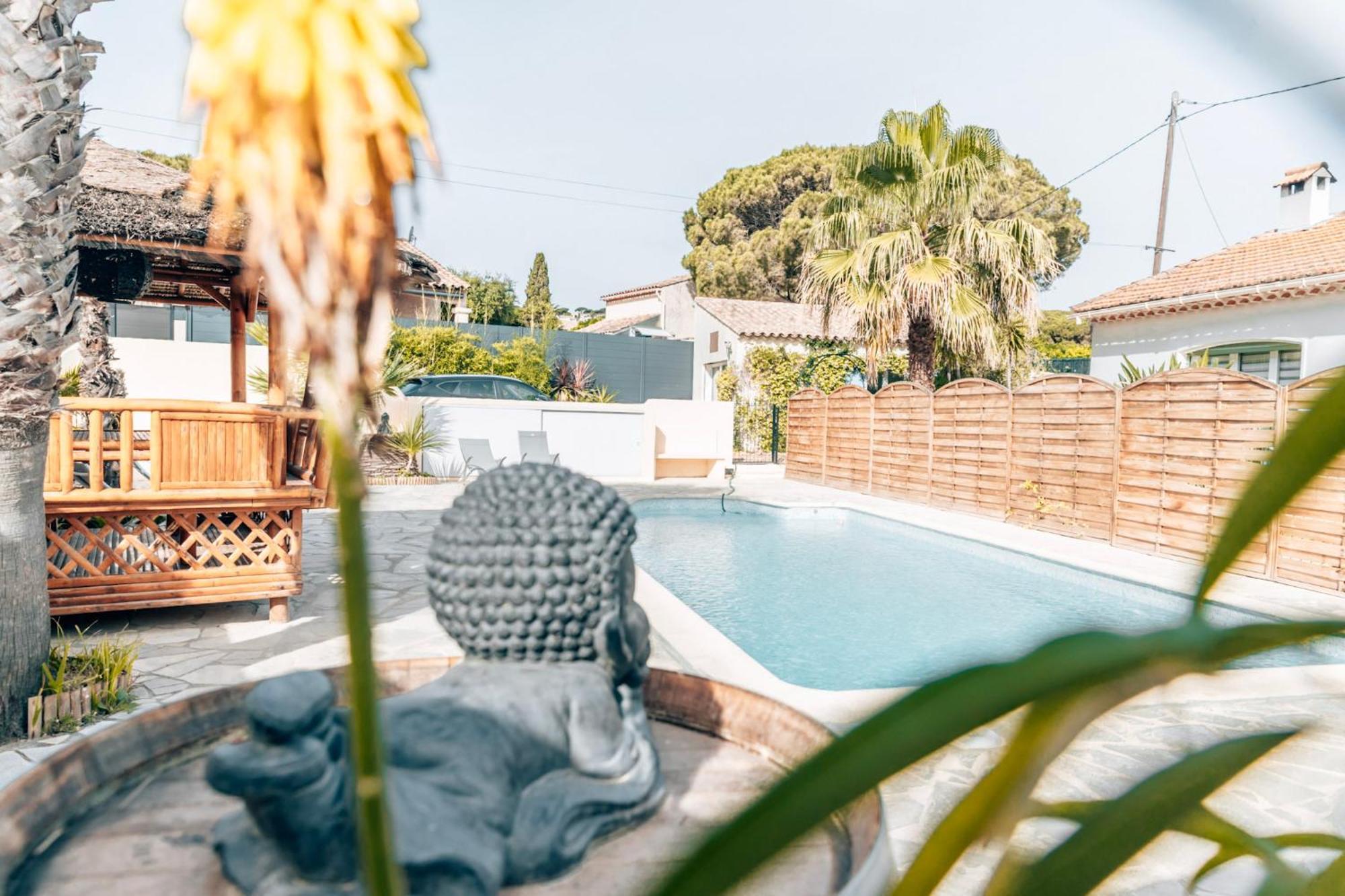 Reve D'Azur En Bord De Mer A La Nartelle Avec Piscine Dans La Residence, Terrasse, Bbq, 2 Chambres 2 Sdb Logement De 35M2 Draps Inclus Sainte-Maxime Exterior photo